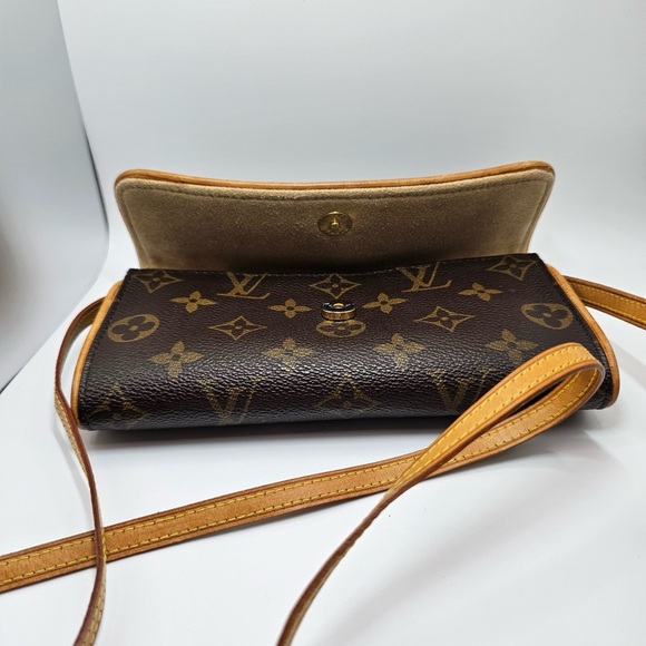 Preloved Louis Vuitton Vintage Monogram Canvas Pochette Twin PM Shoulder Bag - Picture 3 of 12